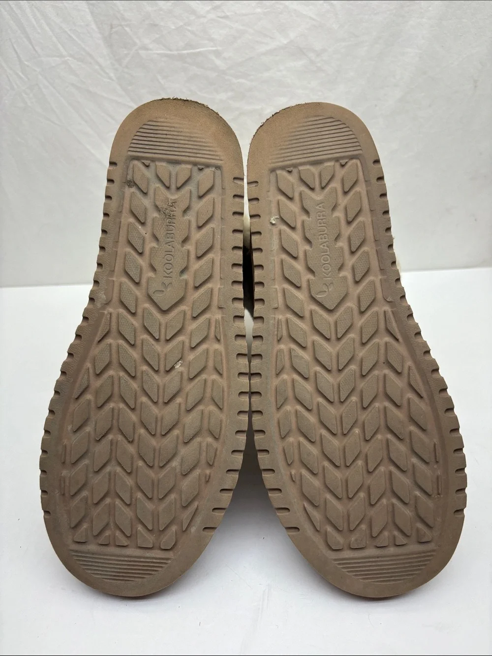 Koolaburra by Ugg Cozy boots, SZ 8, box 75